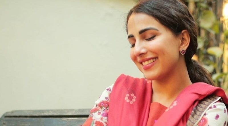 Ushna Shah's Clear Answer to Those Who Ridicule the Color